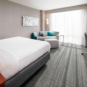 King Room Mobility or hearing accessible
